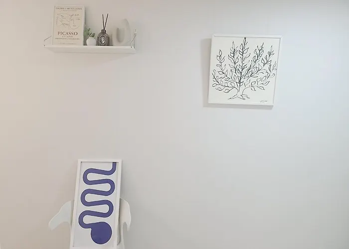Apartament Song Stay-공항철도, 홍대입구역 7분, 연트럴파크 5분, 6명, 2룸, 3퀸베드, 각방 에어컨, 세탁건조기, Wifi, 연남동, 외국인 전용 *